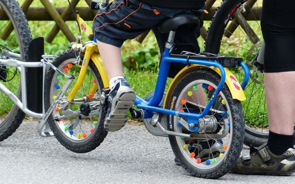 Anhängerkupplung Fahrrad Blue Bird Achsbefestigung